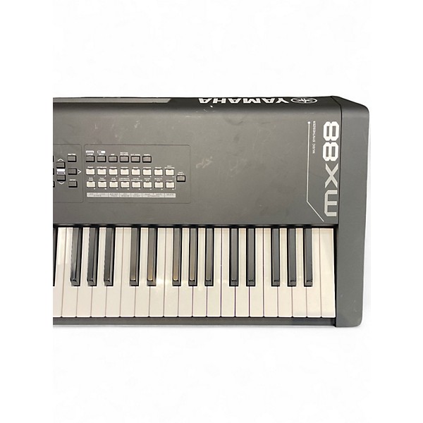 Used Yamaha MX88BK Synthesizer