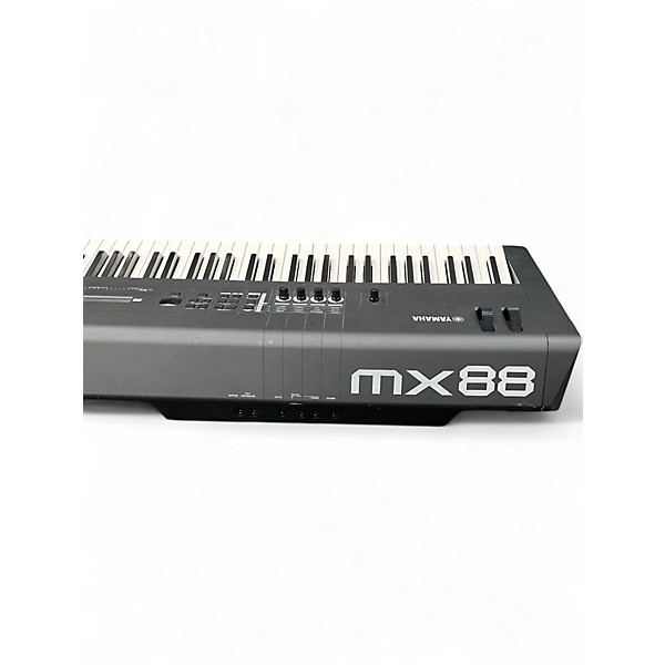 Used Yamaha MX88BK Synthesizer