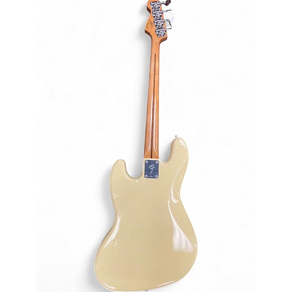 Used Fender Limited Edition Laura Lee Jazz Bass Vintage White Electric Bass Guitar