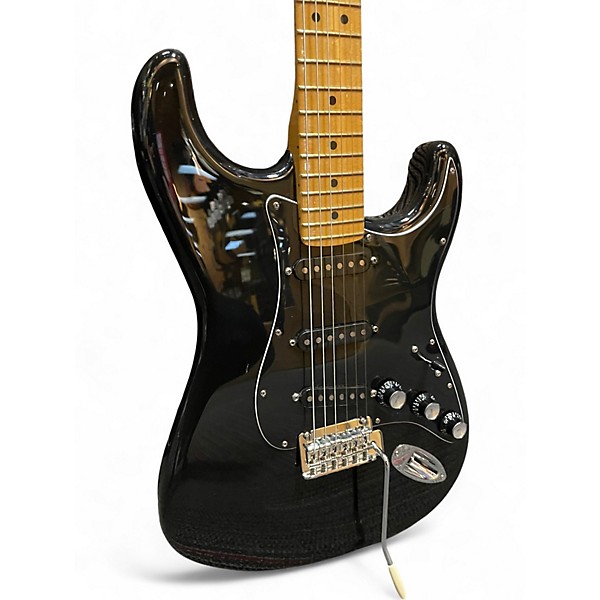 Used Fender PLAYER II STRATOCASTER Black Solid Body Electric Guitar