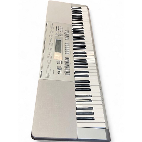 Used Casio WK225 76-Key Keyboard Workstation
