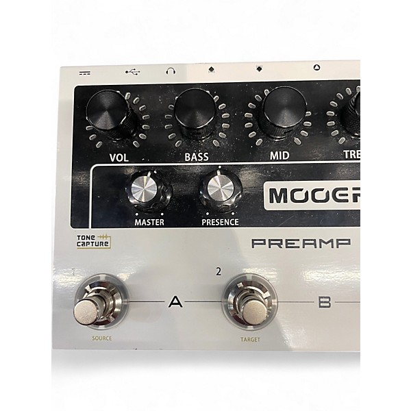 Used Mooer PREAMP LIVE Bass Preamp
