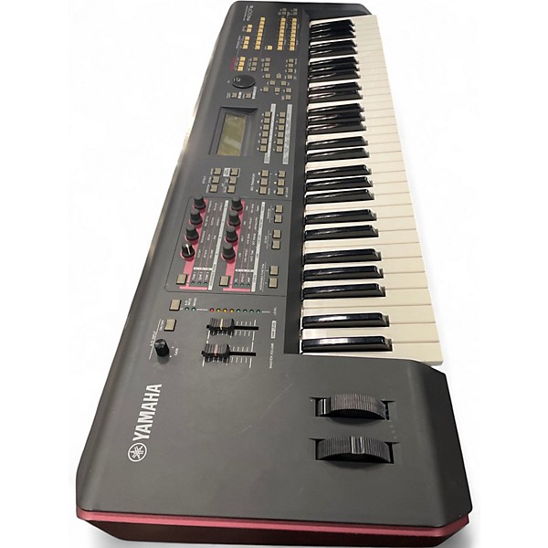 Used Yamaha MOXF6 61 Key Keyboard Workstation