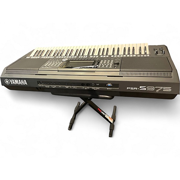 Used Yamaha PSR S975 Keyboard Workstation