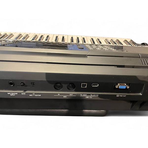 Used Yamaha PSR S975 Keyboard Workstation
