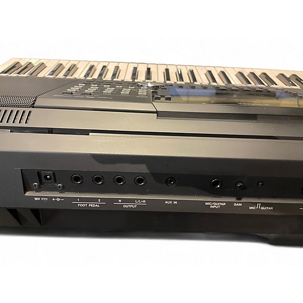 Used Yamaha PSR S975 Keyboard Workstation