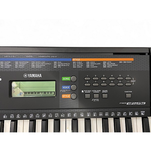 Used Yamaha PRSE253 Portable Keyboard