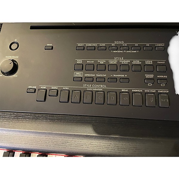 Used Yamaha DGX670 Arranger Keyboard