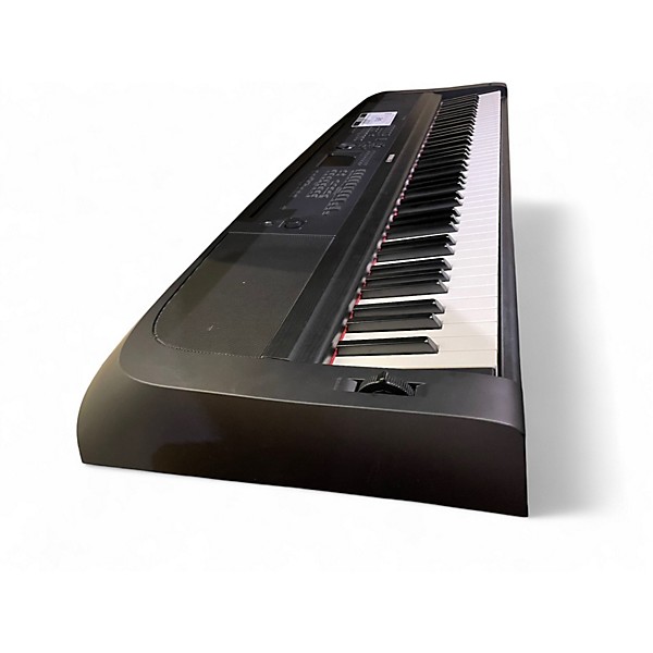 Used Yamaha DGX670 Arranger Keyboard