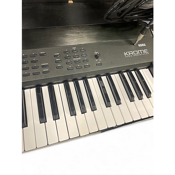 Used KORG Krome 73 Key Keyboard Workstation