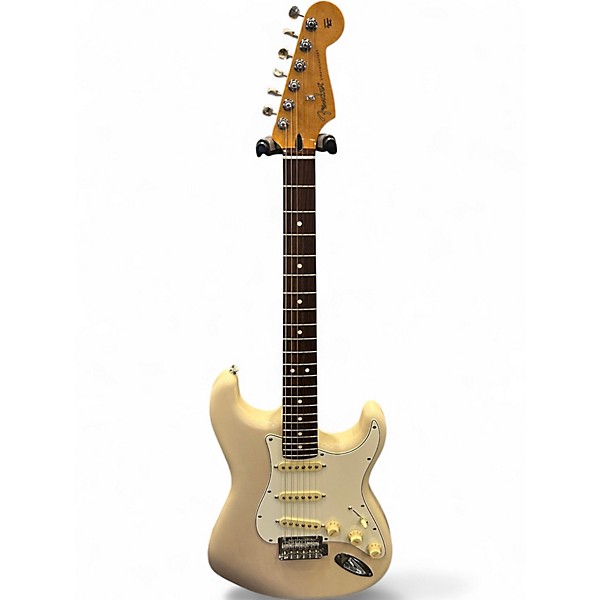 Used Fender PLAYER II STRATOCASTER White Blonde Solid Body Electric Guitar