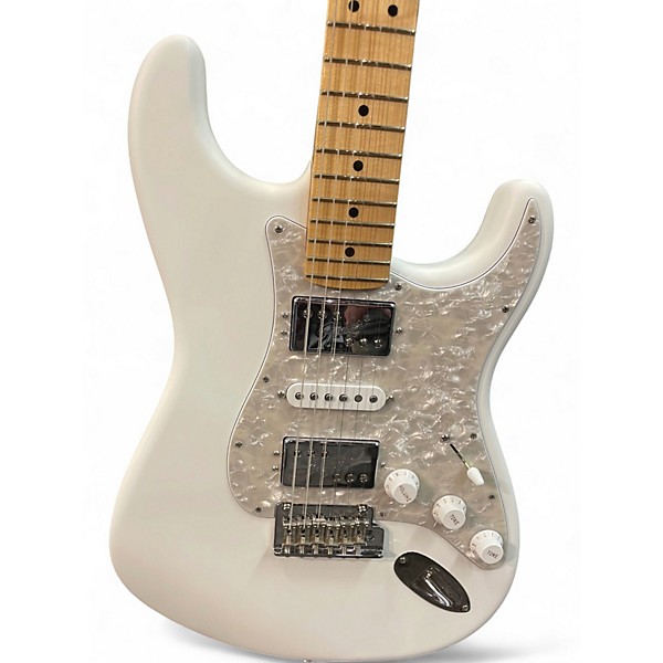 Used Fender CUSTOM SHOP White Solid Body Electric Guitar