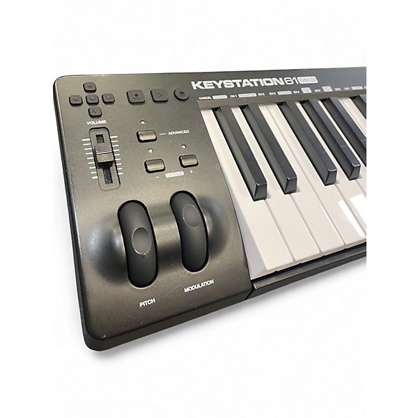 Used M-Audio KEYSTATION 61 MK3 MIDI Controller