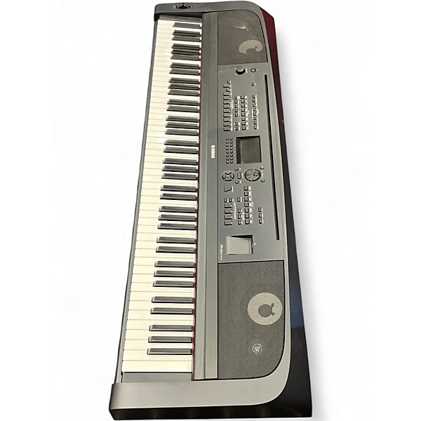Used Yamaha DGX670B Stage Piano