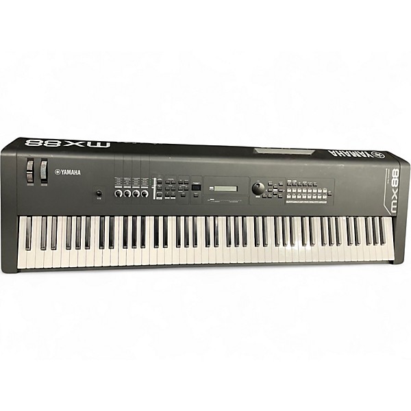 Used Yamaha MX88BK Synthesizer