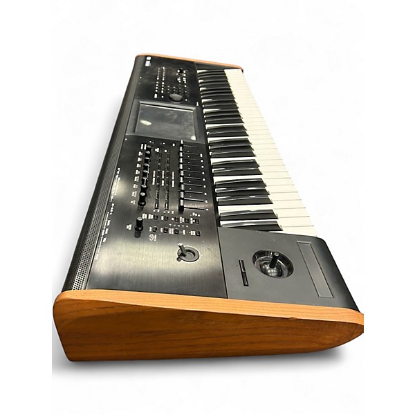 Used KORG Kronos 2 61