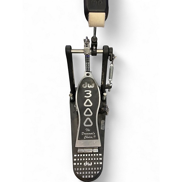 Used DW 3000 Series Single Single Bass Drum Pedal