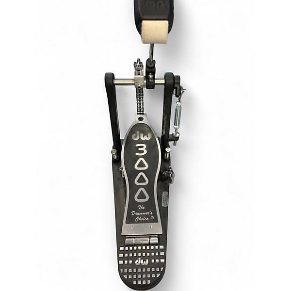 Used DW 3000 Series Single Single Bass Drum Pedal