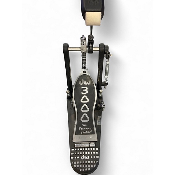 Used DW 3000 Series Single Single Bass Drum Pedal