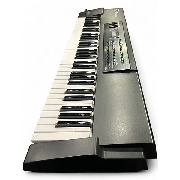 Used Roland xp-10 Arranger Keyboard
