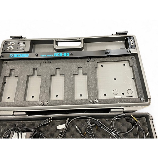 Used BOSS BCB60 Pedal Board