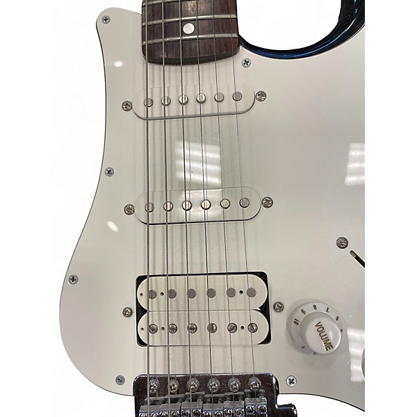 Used 2002 Squier Affinity Stratocaster Black Solid Body Electric Guitar