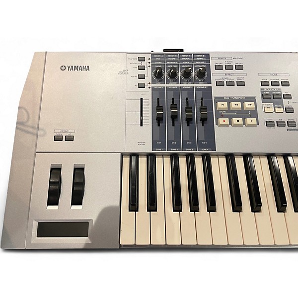 Used Yamaha Motif ES6 61 Key Keyboard Workstation