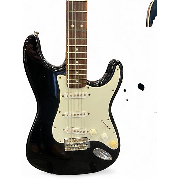 Used 2007 Squier Affinity Stratocaster Black and White Solid Body Electric Guitar
