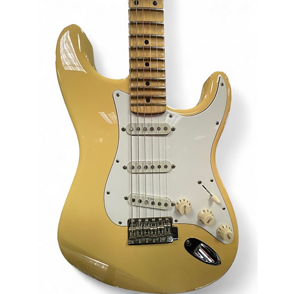 Used 2017 Fender Artist Series Yngwie Malmsteen Stratocaster Vintage White Solid Body Electric Guitar