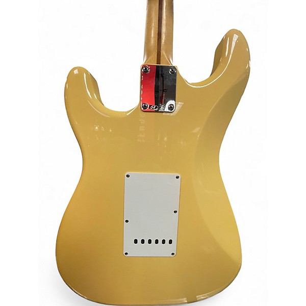 Used 2017 Fender Artist Series Yngwie Malmsteen Stratocaster Vintage White Solid Body Electric Guitar