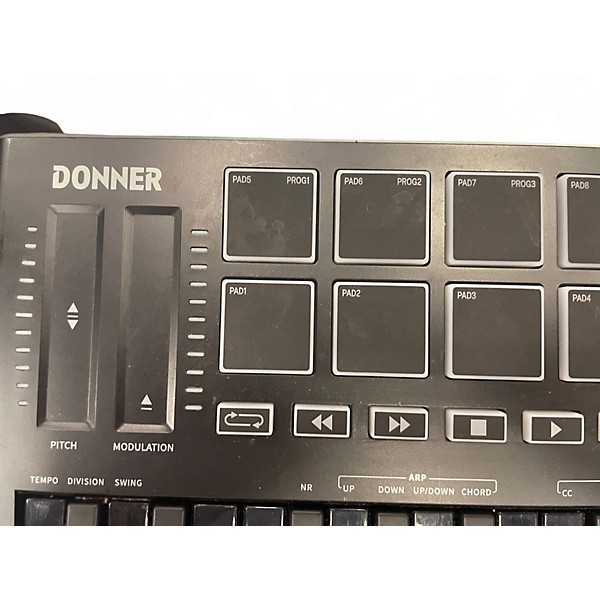 Used Donner DMK25 PRO MIDI Controller
