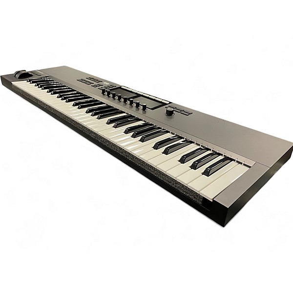Used Native Instruments Komplete Kontrol S61 MK2 MIDI Controller