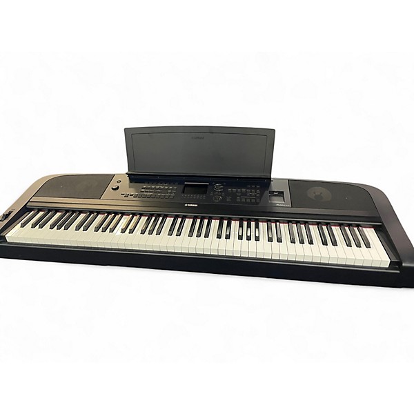Used Yamaha dgx670 Keyboard Workstation