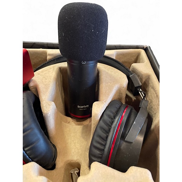 Used Focusrite Scarlett 2i2 Studio 