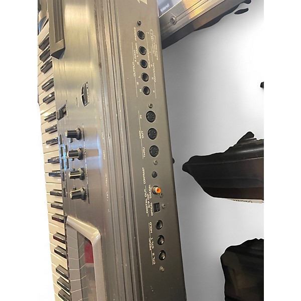 Used Roland FA76 Keyboard Workstation