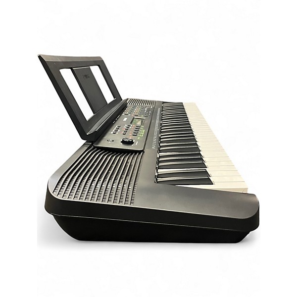 Used Yamaha psre283 Portable Keyboard