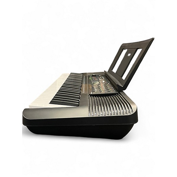 Used Yamaha psre283 Portable Keyboard