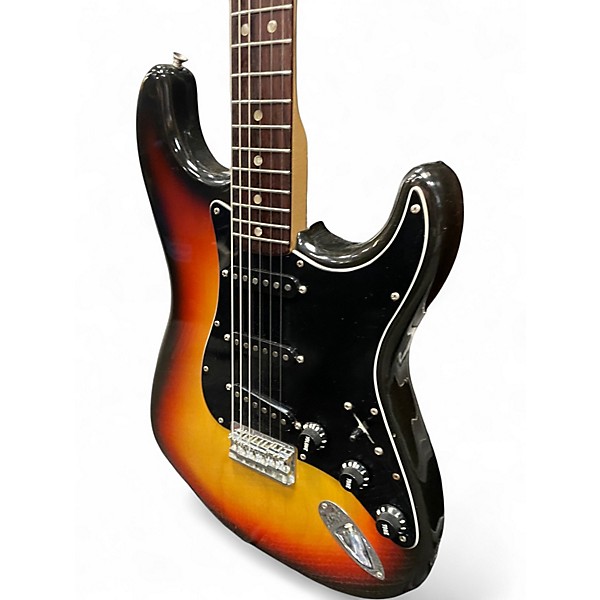 Vintage 1977 Fender STRATOCASTER 3 Color Sunburst Solid Body Electric Guitar