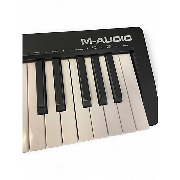 Used M-Audio KEYSTATION MINI 32 MIDI Controller