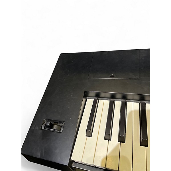 Used Roland JUNO DS88 Synthesizer