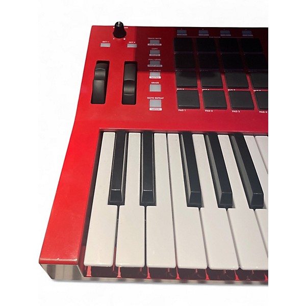 Used Akai Professional MPC KEY 37 Arranger Keyboard