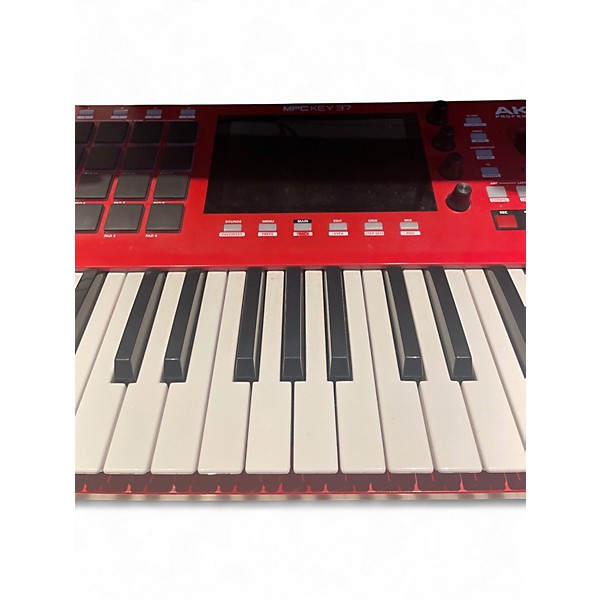 Used Akai Professional MPC KEY 37 Arranger Keyboard