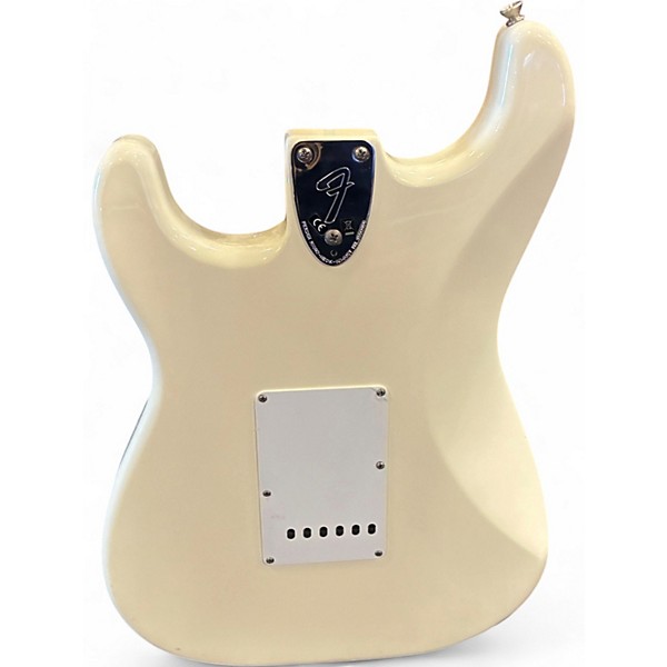 Used Fender Classic Series '70s Stratocaster Classic White Solid Body Electric Guitar