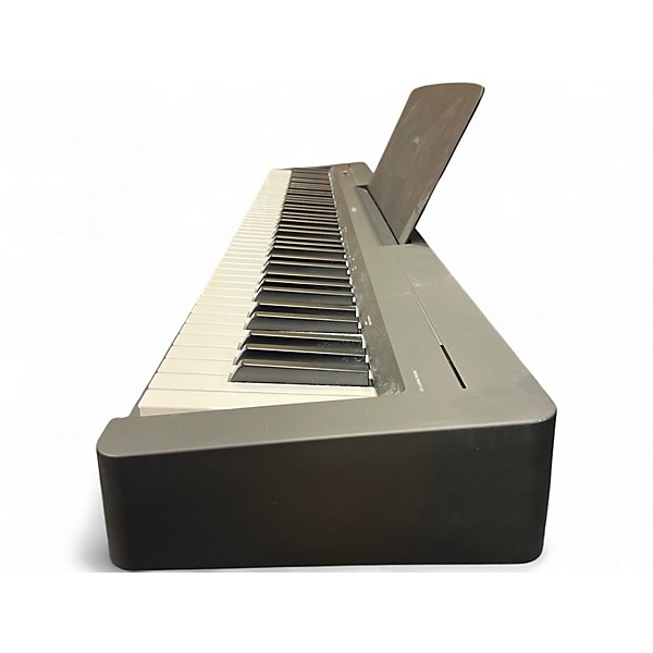 Used Yamaha P143 Digital Piano