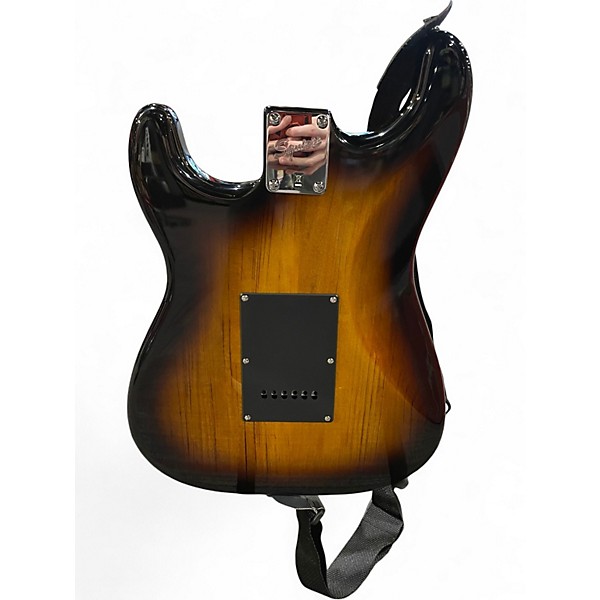 Used 2014 Squier Affinity Stratocaster 2 Color Sunburst Solid Body Electric Guitar