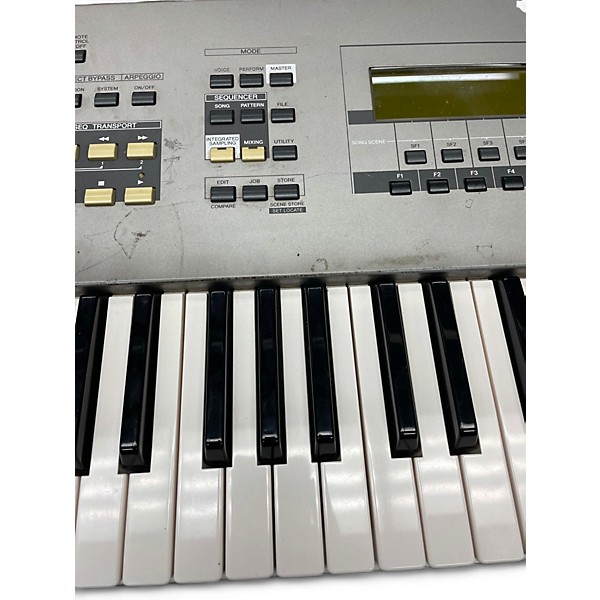 Used Yamaha Motif 6 61 Key Keyboard Workstation