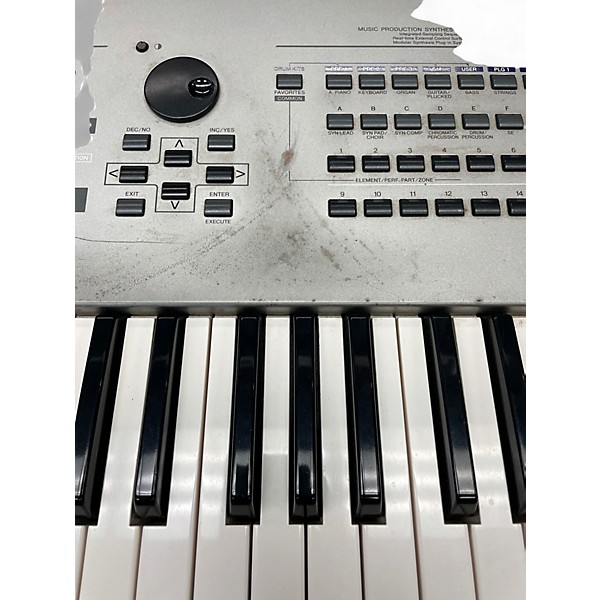 Used Yamaha Motif 6 61 Key Keyboard Workstation