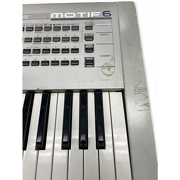 Used Yamaha Motif 6 61 Key Keyboard Workstation