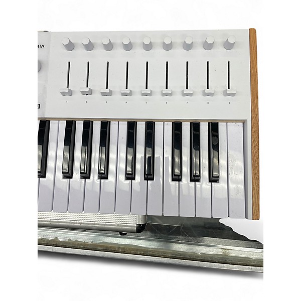 Used Arturia Keylab MK3 61 Key MIDI Controller
