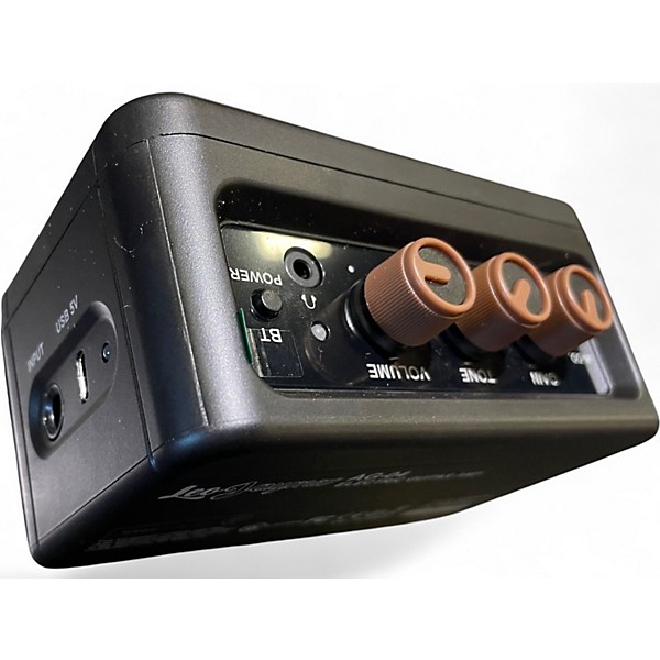 Used Leo Jaymz AG04 Battery Powered Amp